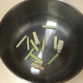 レモングラス入りチキンスープ レシピ 作り方 By マダムそう 楽天レシピ レモングラス入りチキンスープ レシピ 作り方 By マダムそう 楽天レシピ